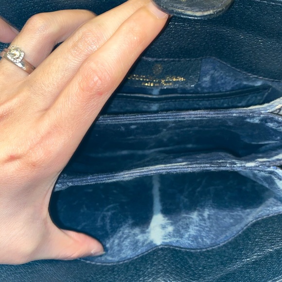 ✨SOLD✨AUTHENTIC GUCCI VINTAGE CROSSBODY BAG✨ - Picture 6 of 6